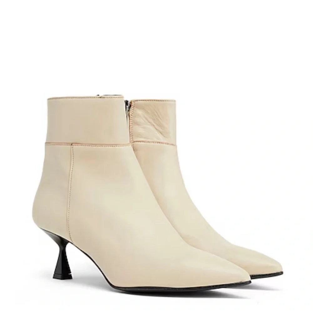 8 by YOOX
LEATHER SPOOL HEEL ANKLE BOOTS 7M NWT - Picture 2 of 7